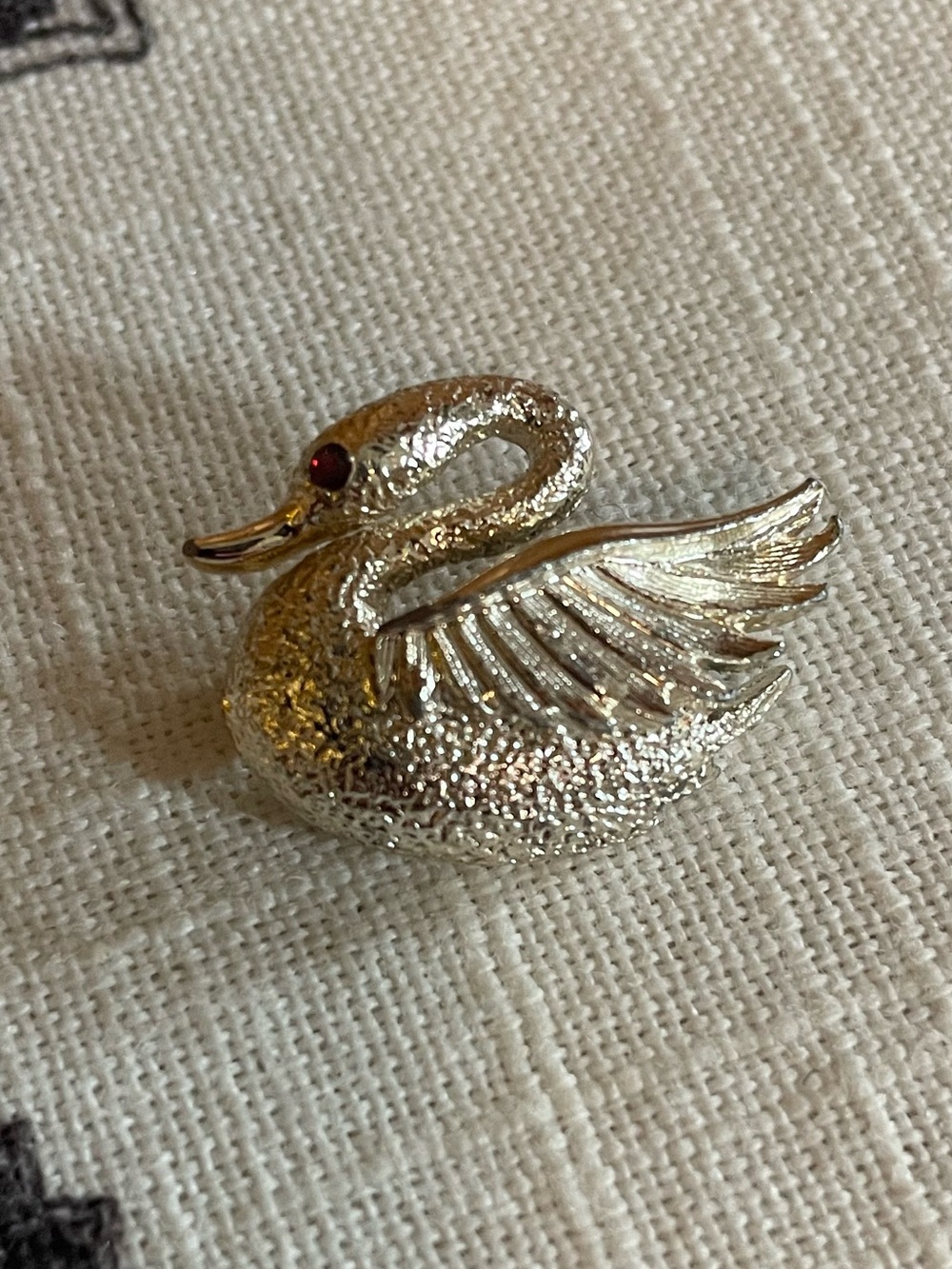 Vintage Silver Swan Brooch Pin with Red Eye jewelry unique
